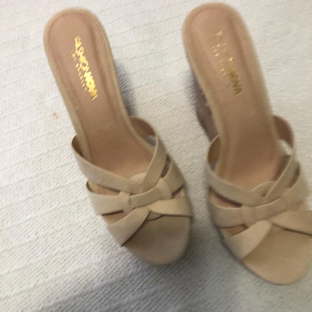 Wedge heels